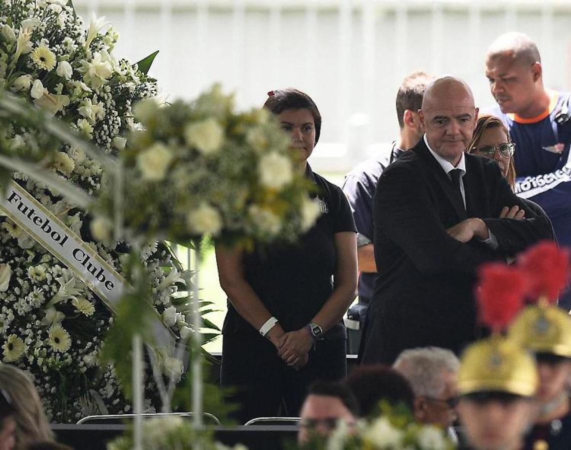Funerali Pelé, Infantino e il selfie: «Critiche ingiuste»