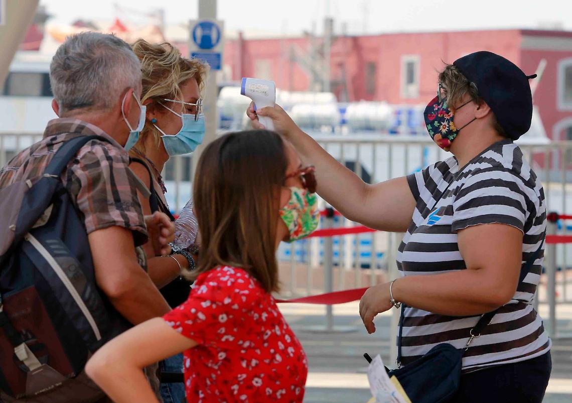 Covid Campania: 10.178 nuovi casi e 42 morti 