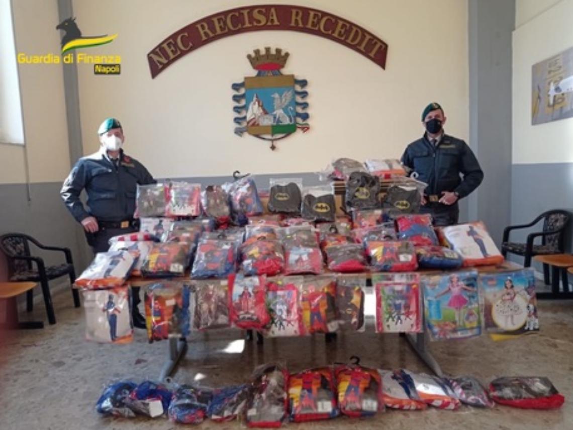Sequestrate e distrutte maschere di carnevale pericolose