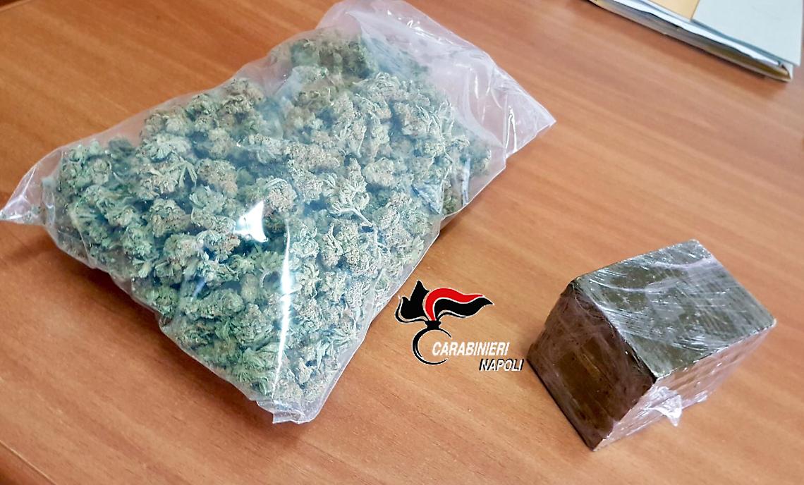 In auto con hashish e marijuana, arrestati padre e figlia