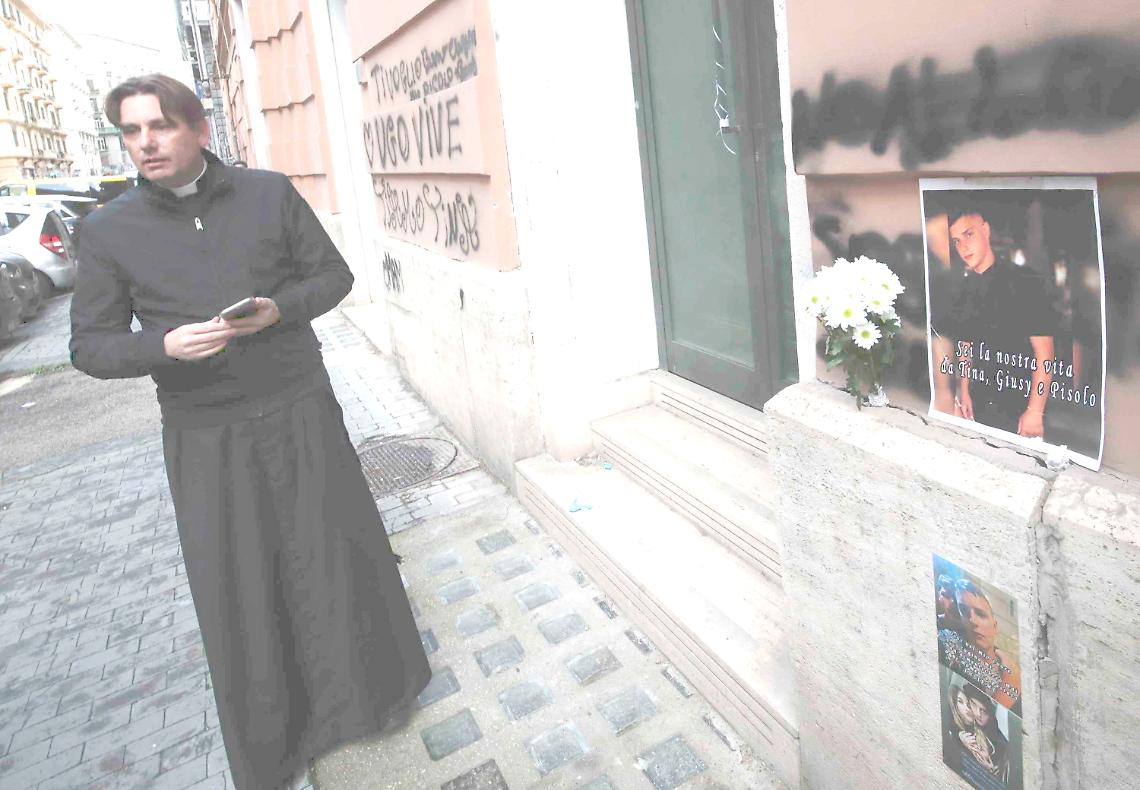 Ragazzo ucciso, i parroci anticamorra: «Lo Stato torni a farsi vedere»
