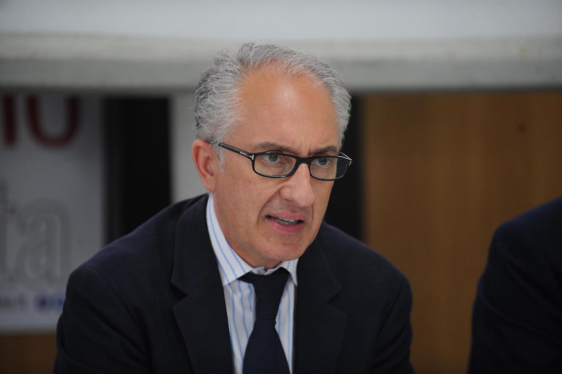 Anci Campania, appello a Figliuolo: «Riveda ripartizione vaccini»