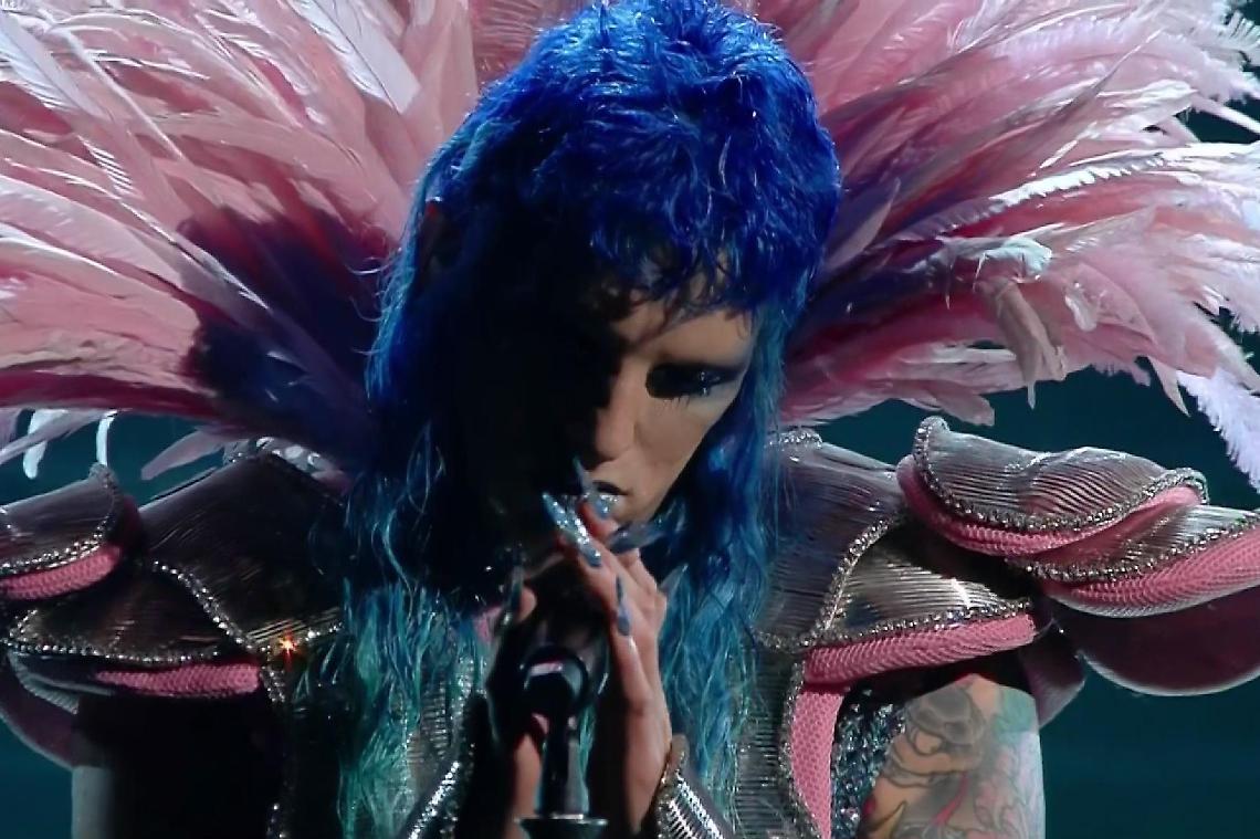 Achille Lauro sconvolge Sanremo «Sarò ogni sera sessualmente tutto», ma il festival non decolla