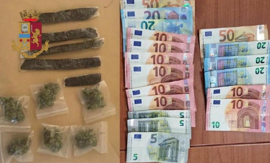 Scampia, sorpresi a spacciare: arrestati