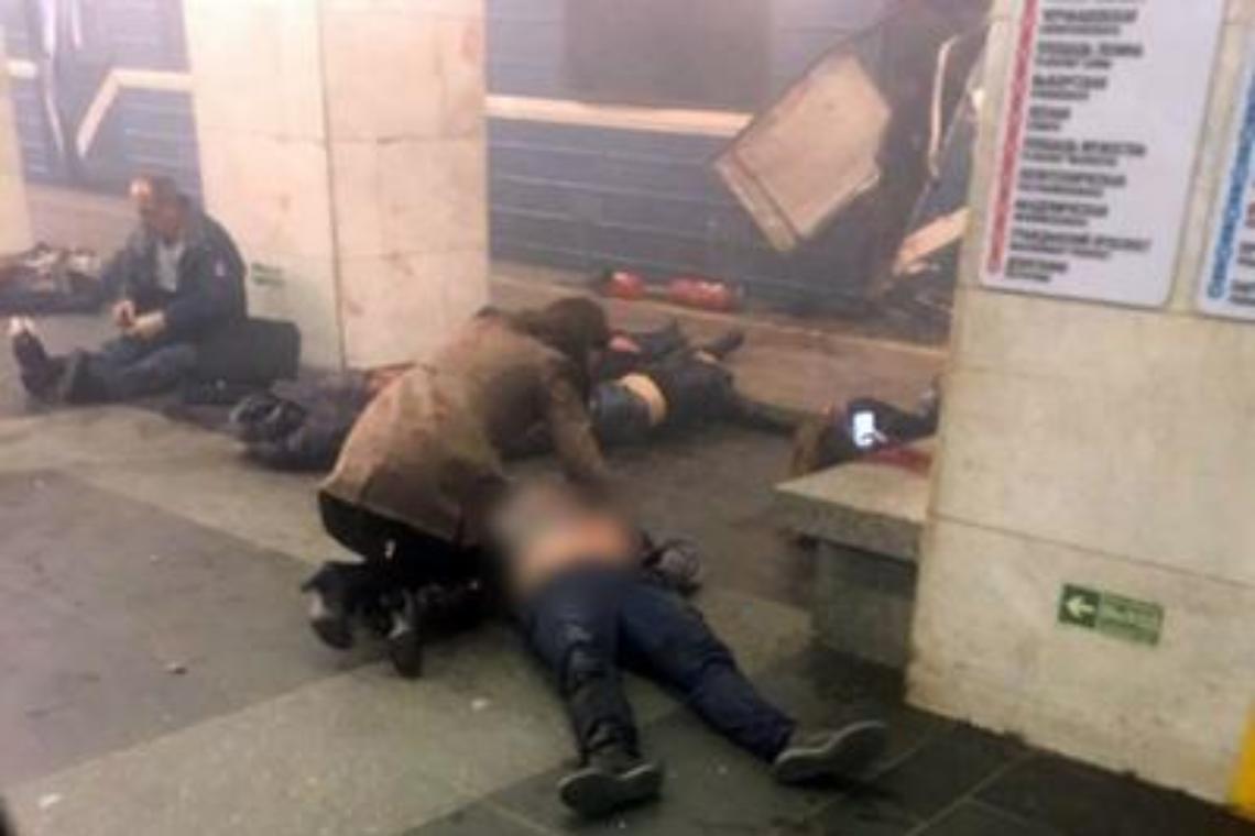 San Pietroburgo, bomba nella Metro: morti e feriti gravi