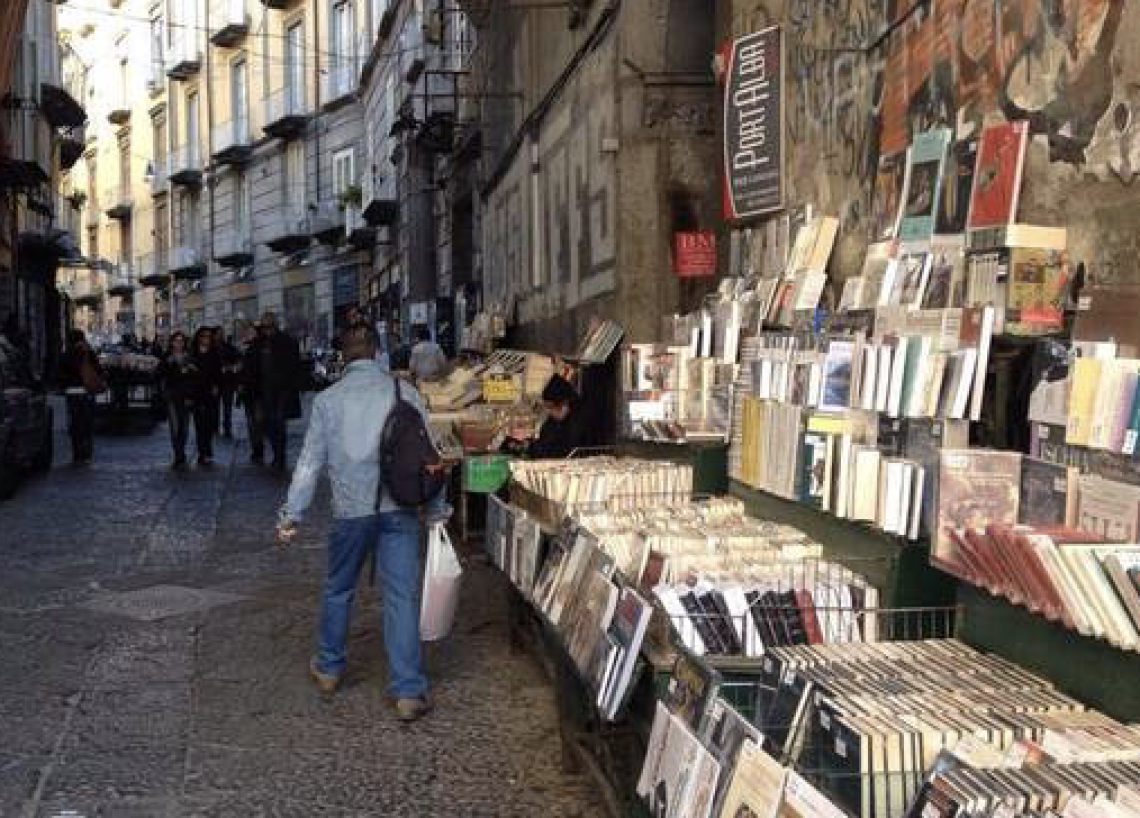 A Port’Alba c’è il libro sospeso 