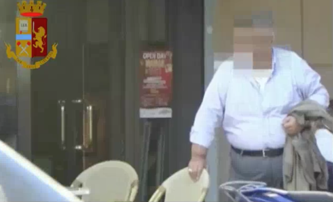 Furbetti del cartellino alla Reggia di Caserta: due sottoposti all'obbligo di firma VIDEO