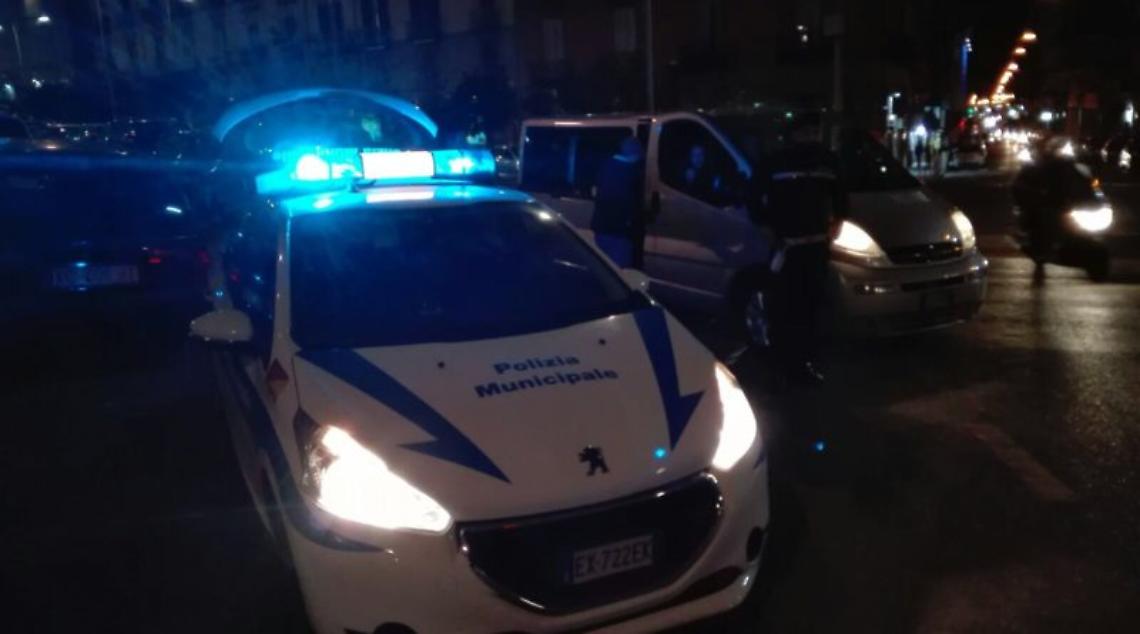 Malore alla guida e si schianta contro un albero: muore notaio napoletano