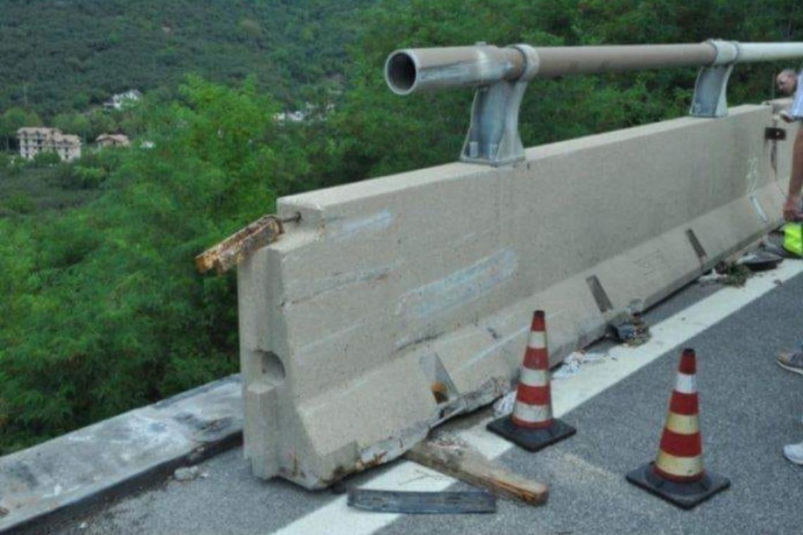 Strage del bus in Irpinia, sequestrate barriere su 12 viadotti dell'A16