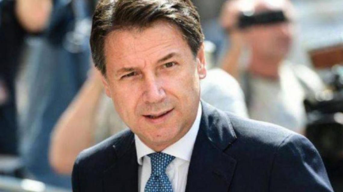 Coronavirus, a Ischia prof malato dà lezioni dall'ospedale e Conte lo ringrazia