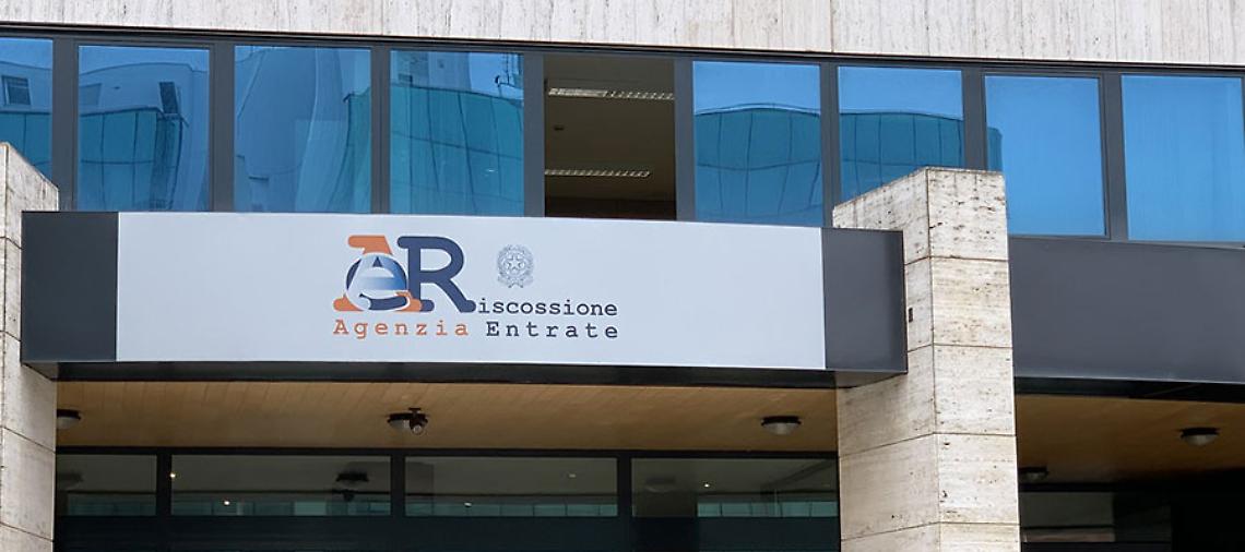 Rapina all’Agenzia delle Entrate, rubato l’incasso 