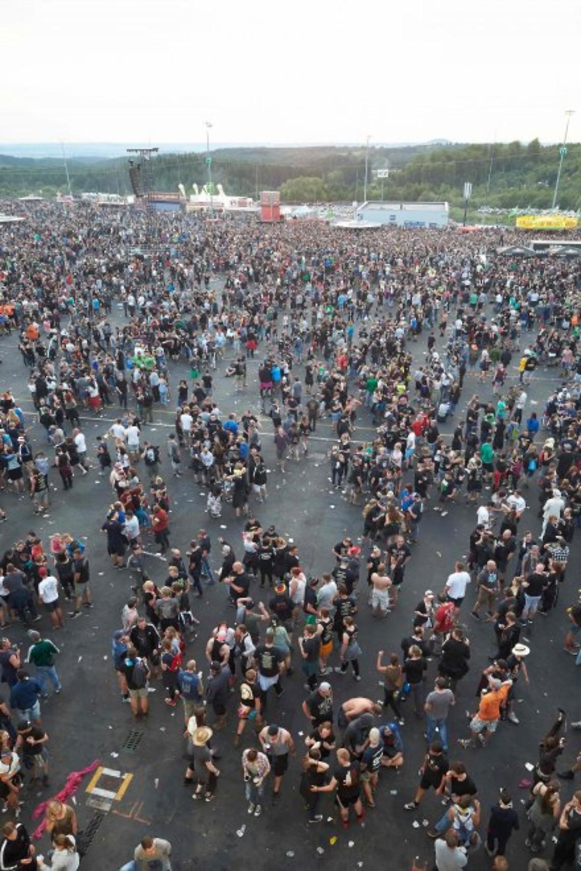 Allarme attentato in Germania: stop a festival rock. Evacuati in 90mila