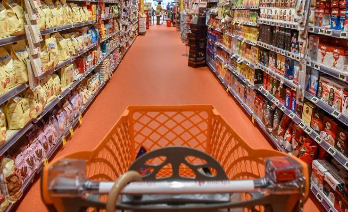 L'inflazione affonda i consumi: Campania ultima per la spesa delle famiglie