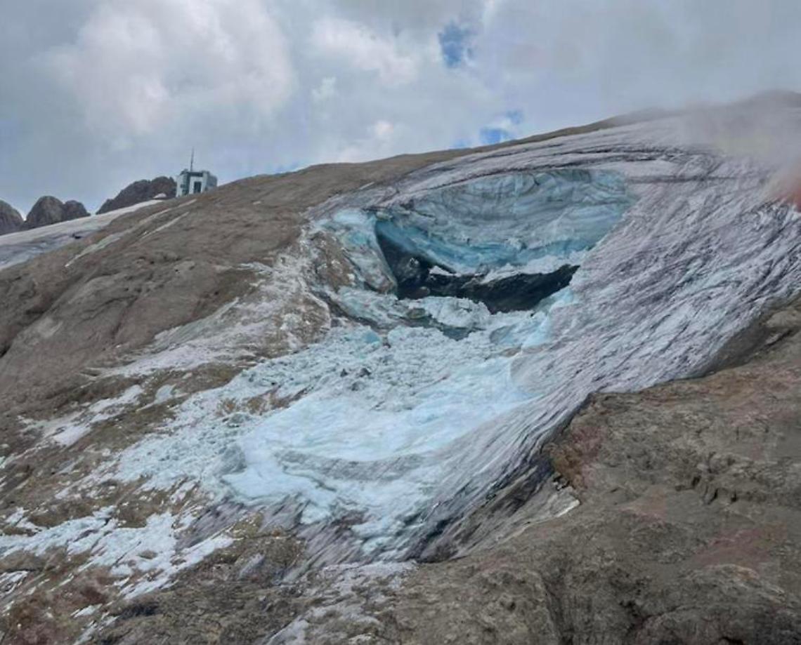Valanga sulla Marmolada, crolla seracco di ghiaccio: 6 morti