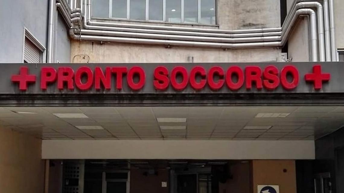 Dato alle fiamme mentre videochiama la fidanzata: è in condizioni gravissime