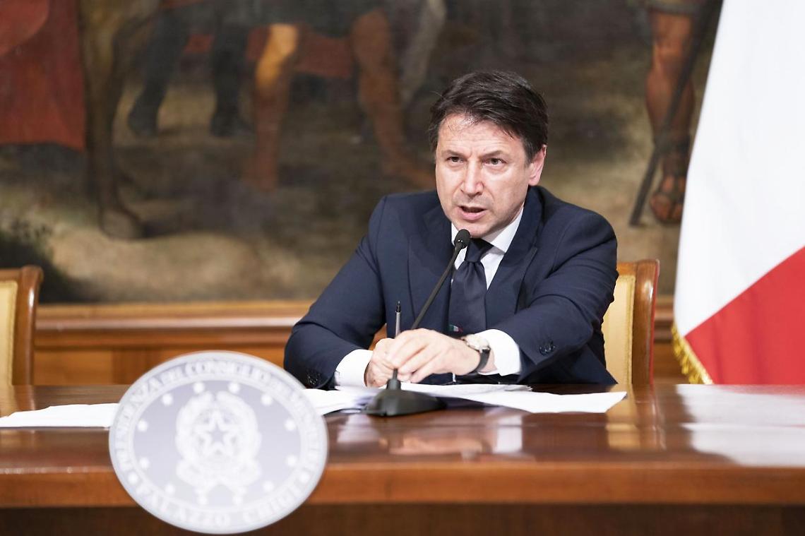Migranti, Conte: «Duri e inflessibili, intensificare rimpatri»