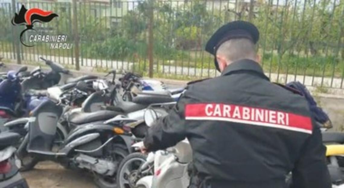 Calvizzano, blitz nel centro migranti: trovati diversi scooter rubati
