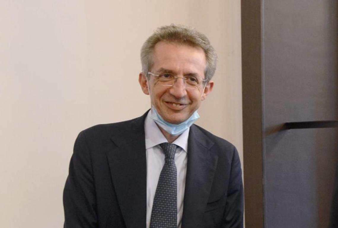 Corona e “Arrevotiamo” con Manfredi