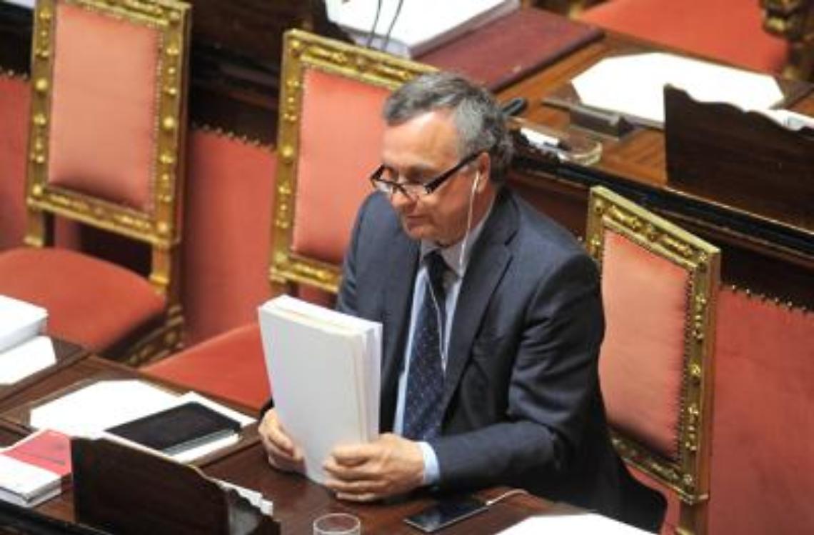 Scontro sul Def, il viceministro Bubbico si dimette