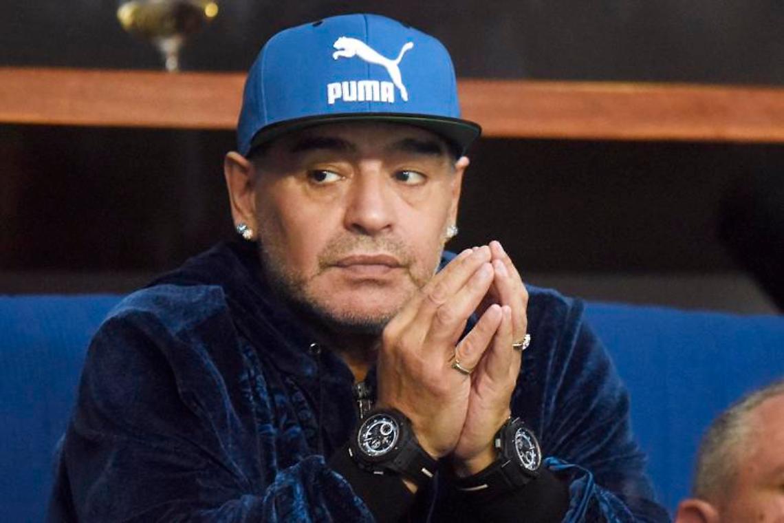 Maradona all'asta: in vendita case, auto e cimeli del Pibe