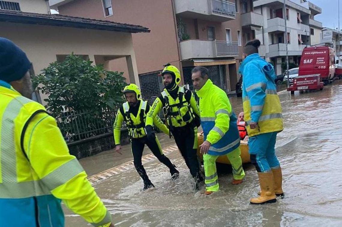 Alluvione Toscana, 5 morti. Verso lo stato di emergenza