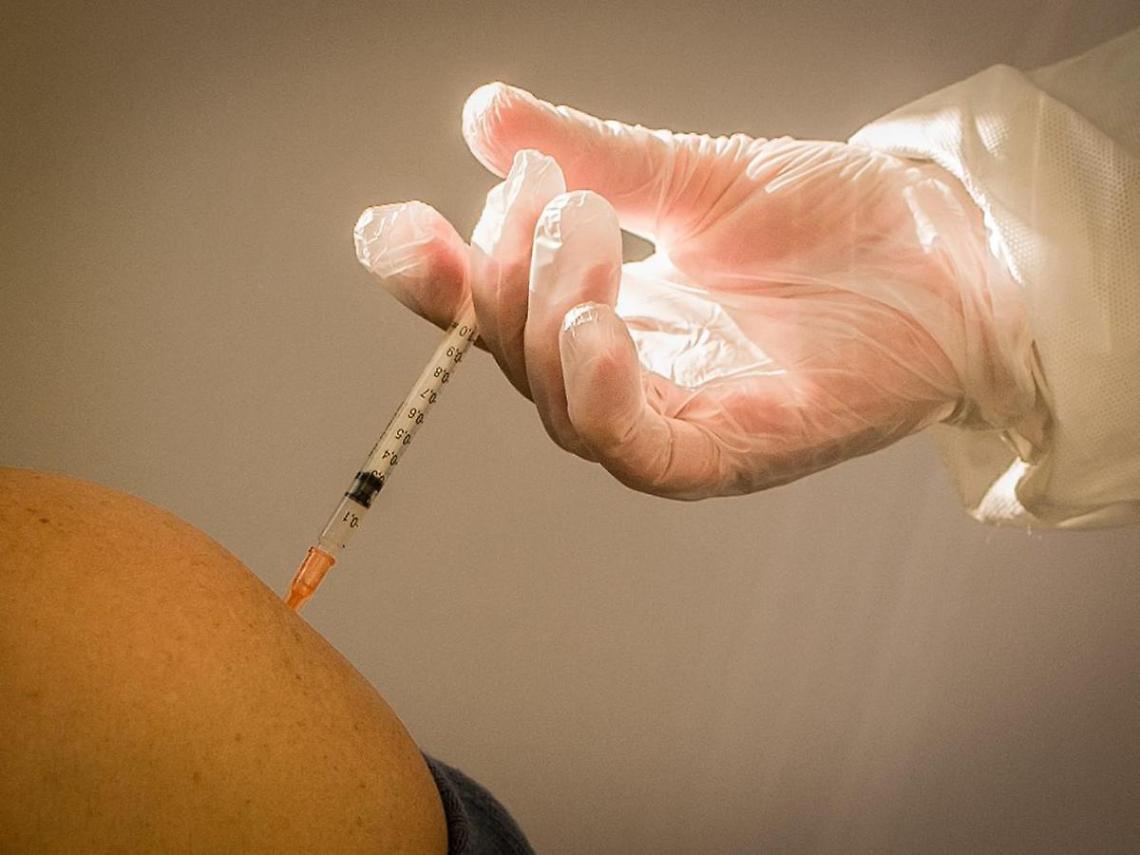 Terza dose dopo AstraZeneca e Pfizer, studio: forte risposta da 6 vaccini diversi
