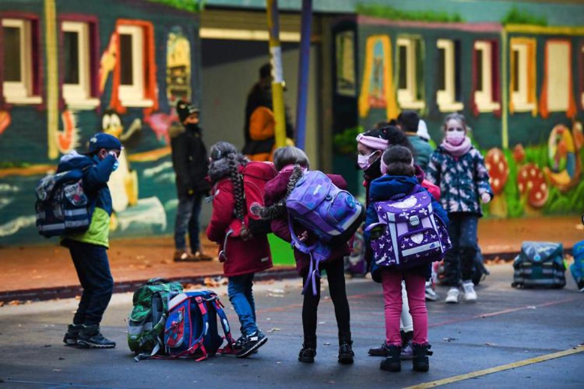 Scuola tra dad e quarantena, Super green pass al lavoro: cosa cambia