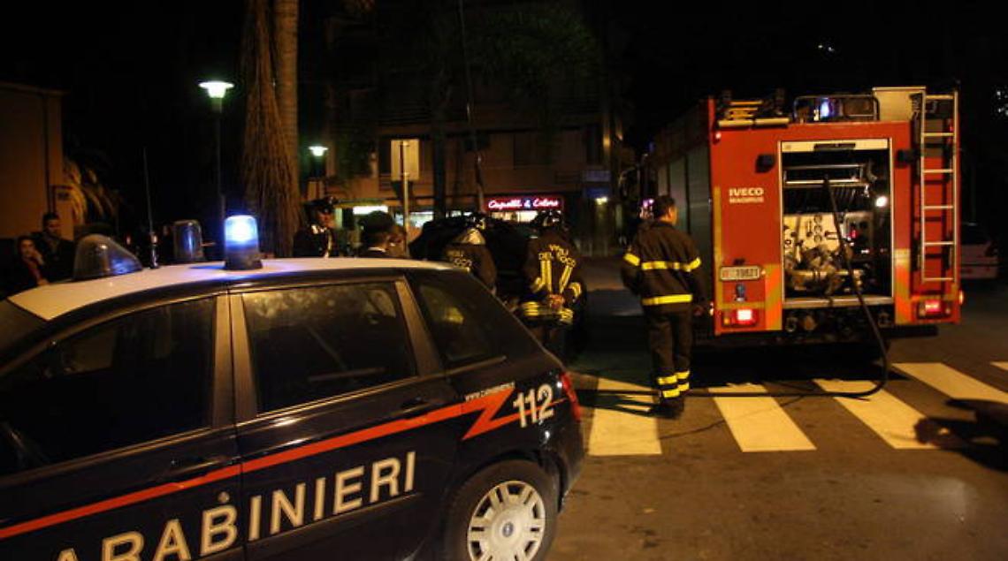 Principio d'incendio in un centro scommesse, indagini in corso