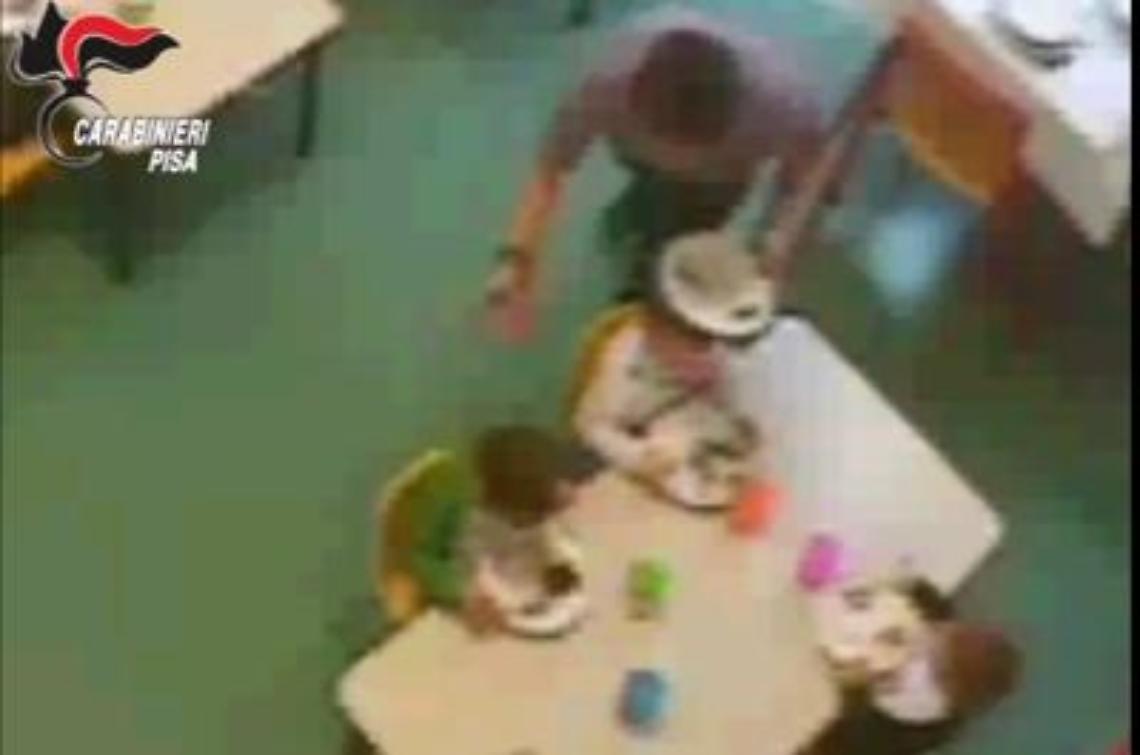 Maltrattamenti sui bambini, arrestata un'altra maestra