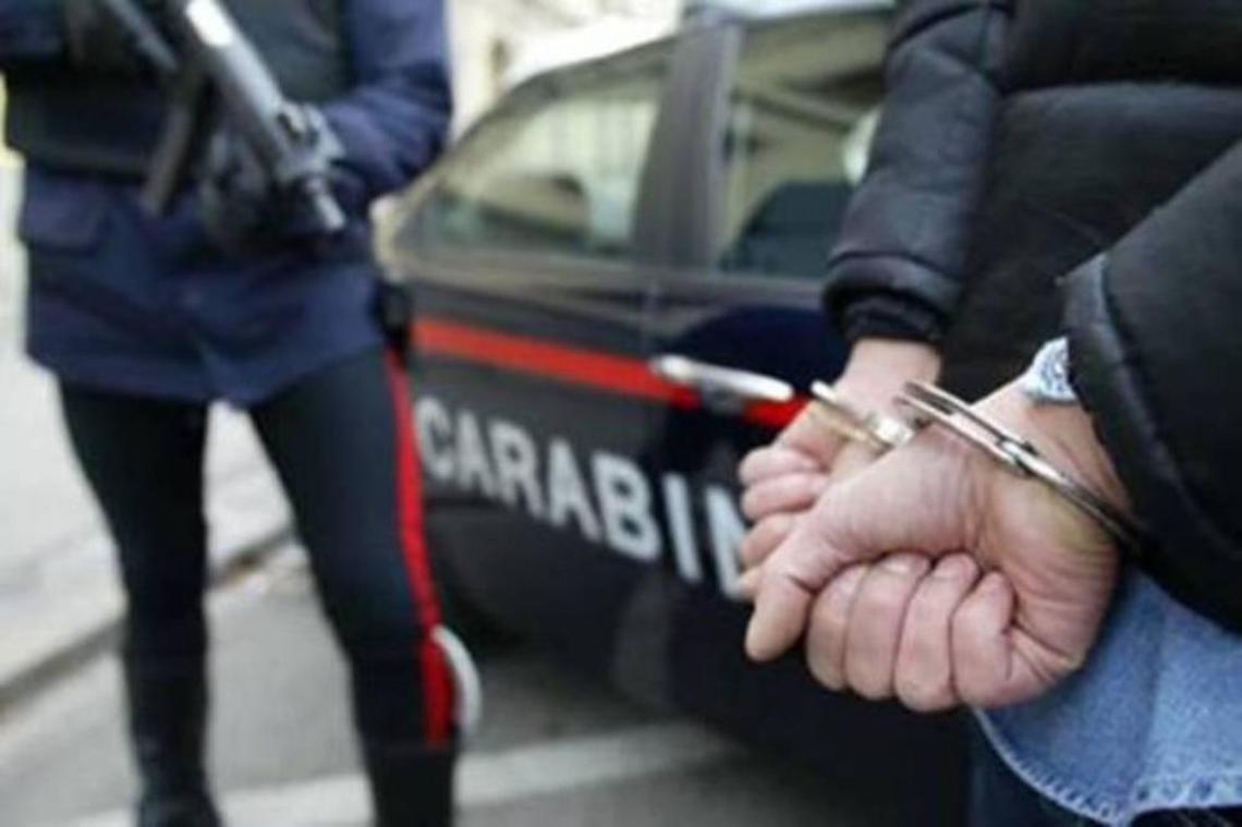 Aggredisce il fratello e lo riduce in fin di vita, arrestato 