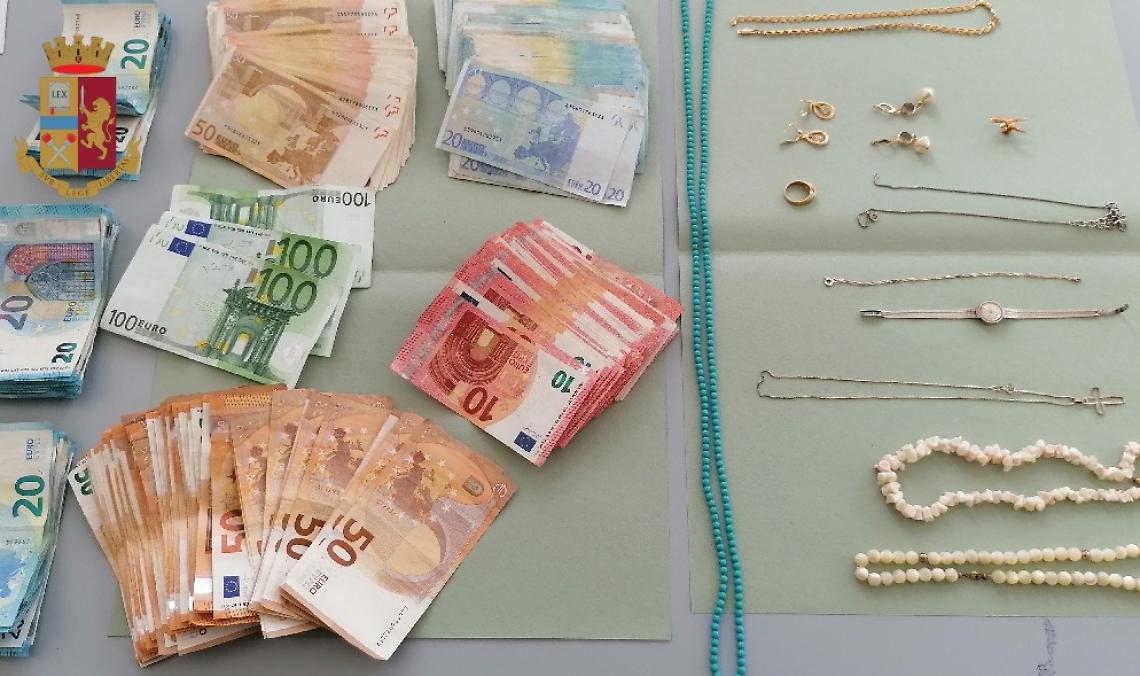 Furto in appartamento, trovato con la refurtiva: un arresto a Portici