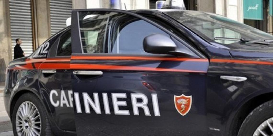 Grumo Nevano, sferra un pugno a un passante: denunciato un 15enne