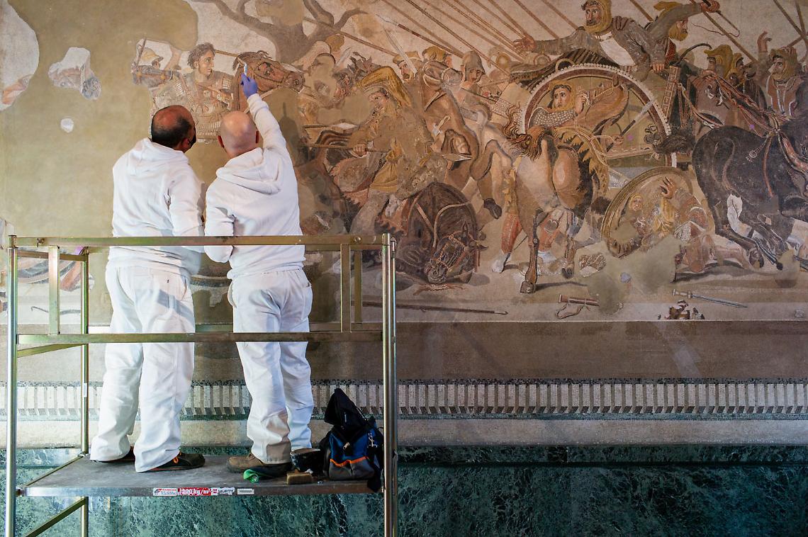 Mosaico di Alessandro, al Mann parte il restauro «epocale»