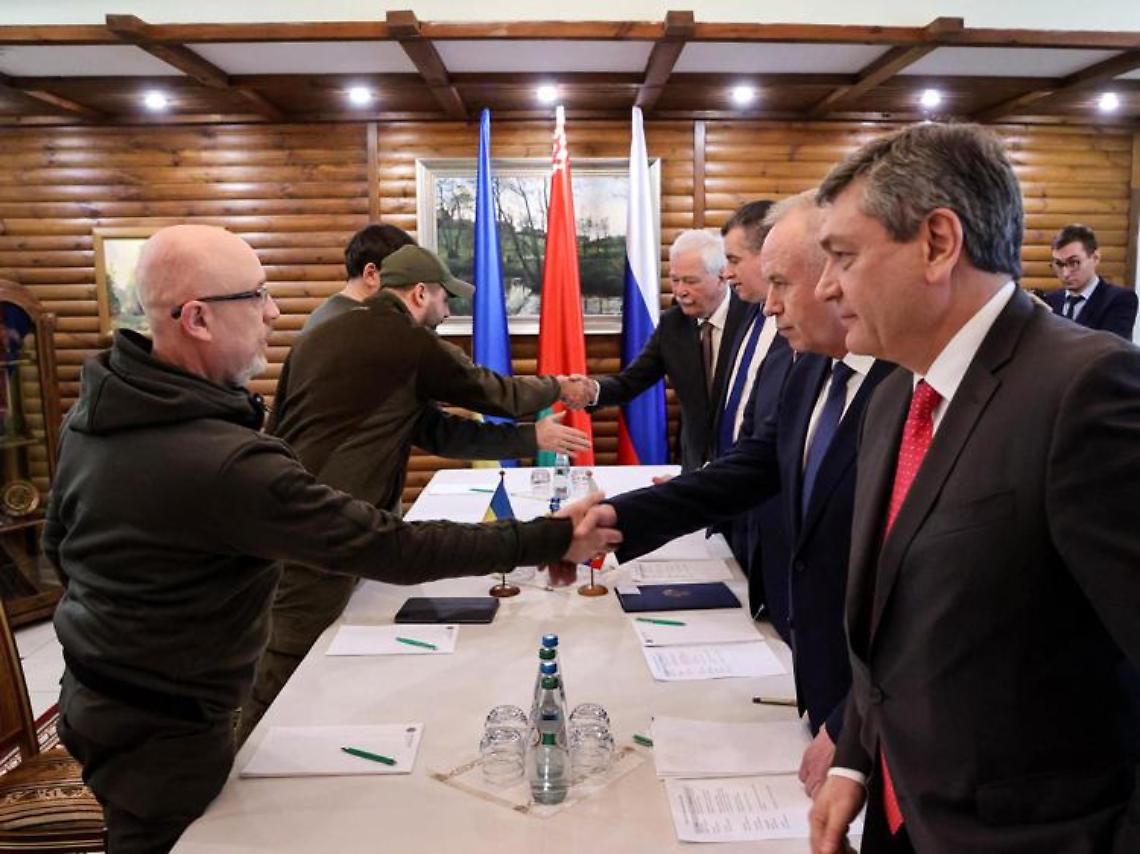 Guerra Ucraina-Russia, intesa su corridoi umanitari. Terzo round per negoziati