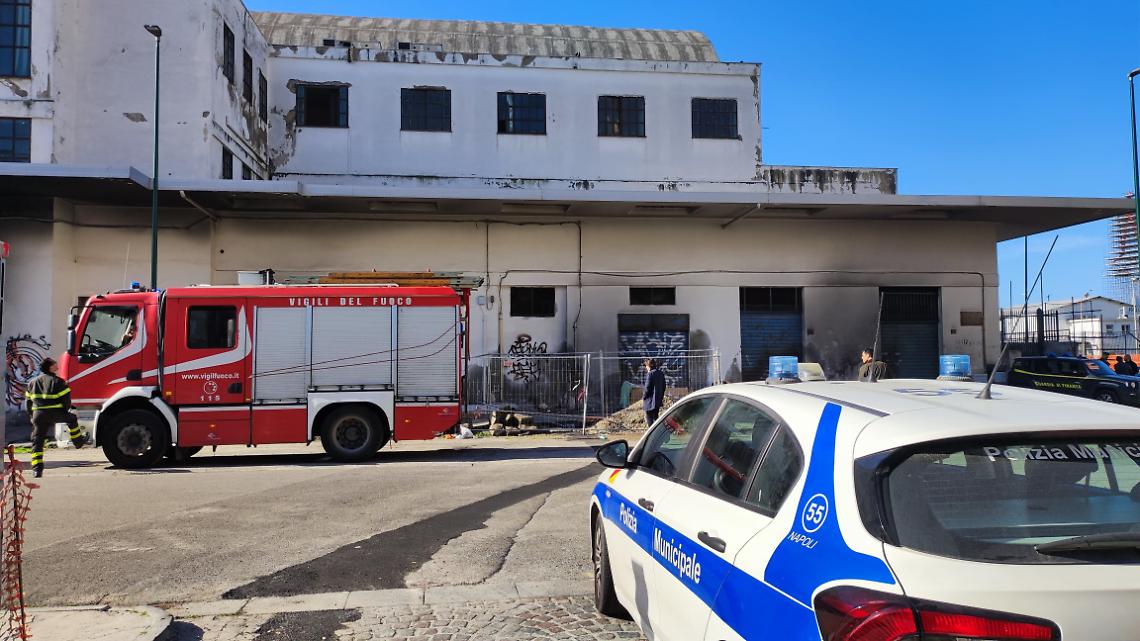 Napoli, sgomberato ex Mercato Ittico occupato da senza fissa dimora