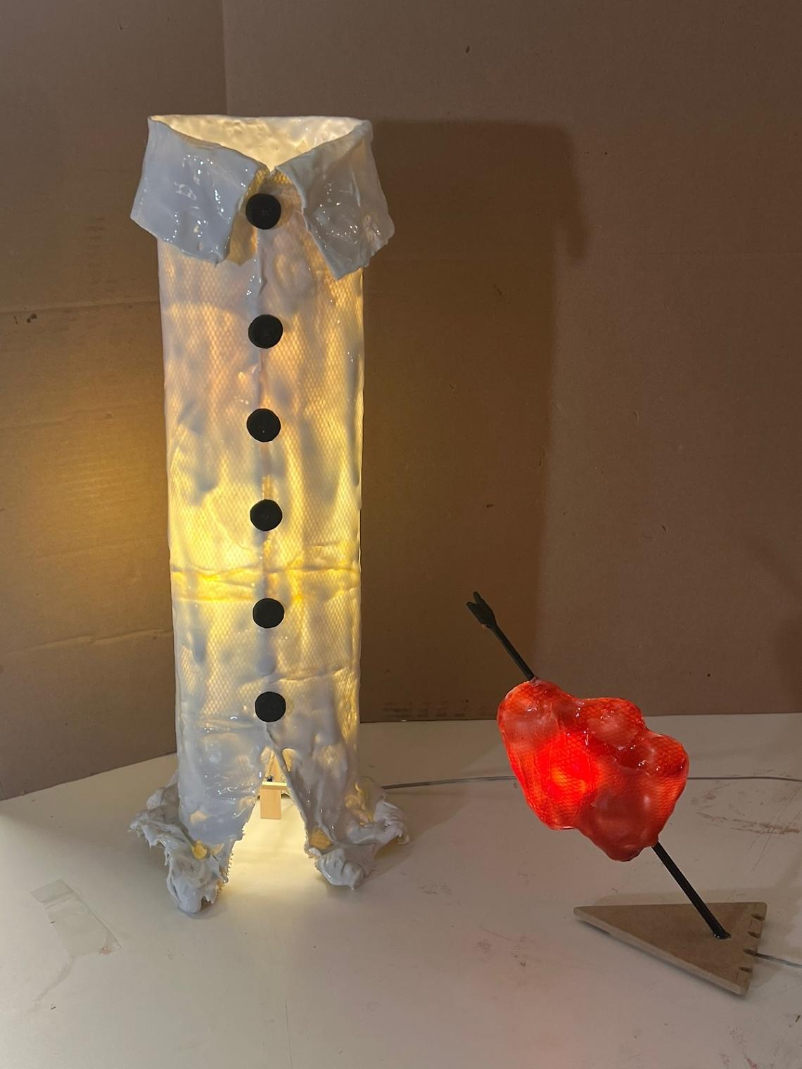Napoli, un'opera di Gaetano Pesce esposta in Villa comunale