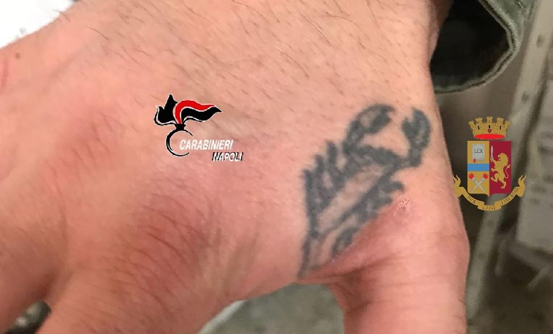 Arenella, arrestato autore di sei rapine: tradito dal tatuaggio sulla mano