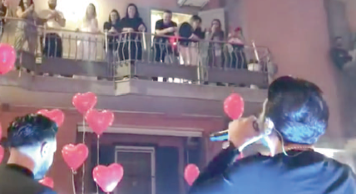 «Amo' ti aspetto all'altare»: lo show ripreso in due video