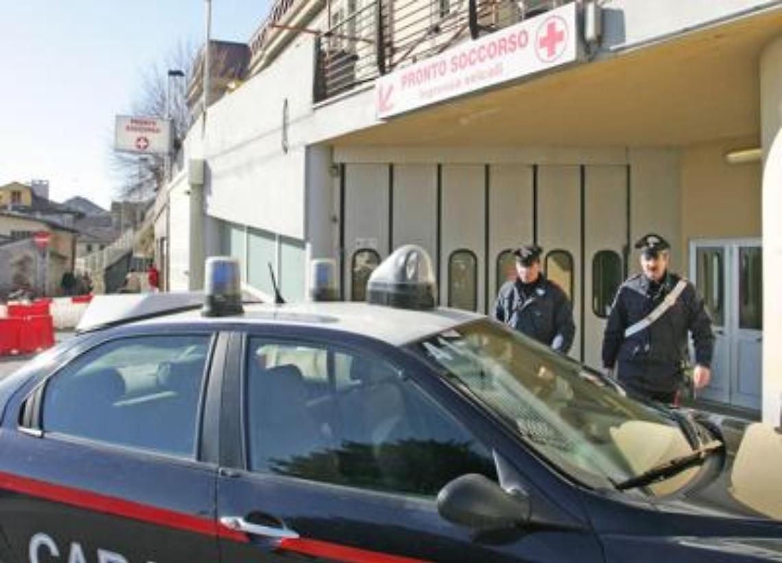 Muore in sala attesa ospedale, nessuno se ne accorge