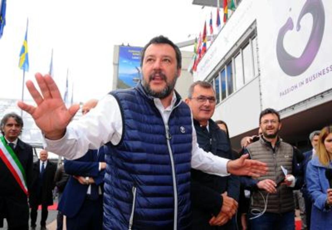 «Salvini dove sei?», opposizione all'attacco