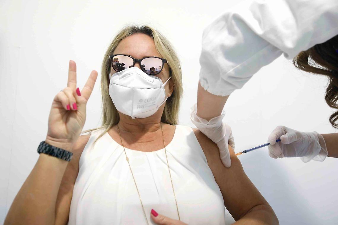 Vaccini, in Campania prima dose a oltre 1,3 milioni di cittadini