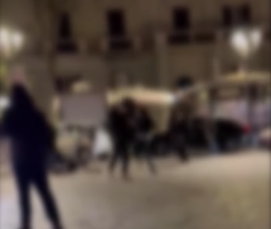Movida, rissa a piazza Vanvitelli: video virali sui social