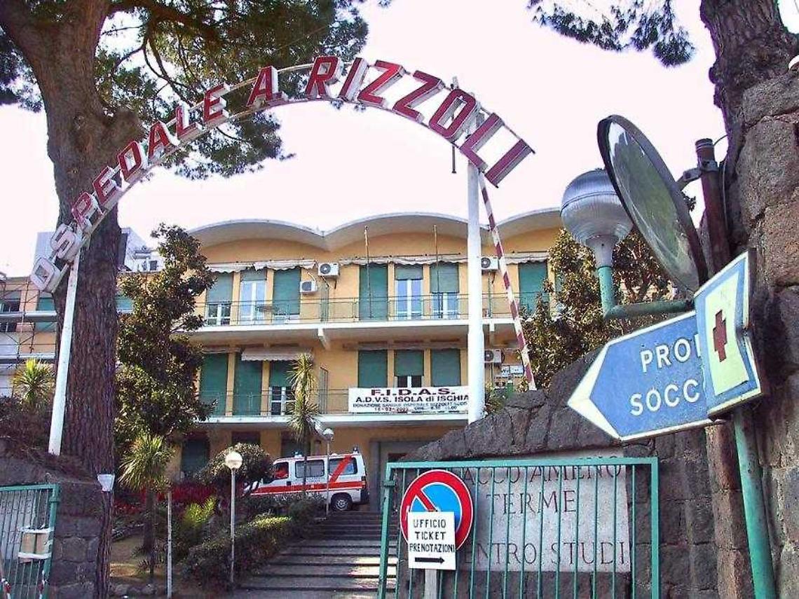 Ospedale d'Ischia, oggi i primi due interventi di cataratta