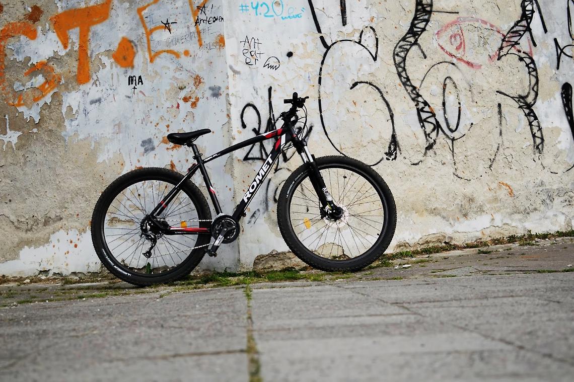 Sorpresa a rubare una bicicletta, arrestata