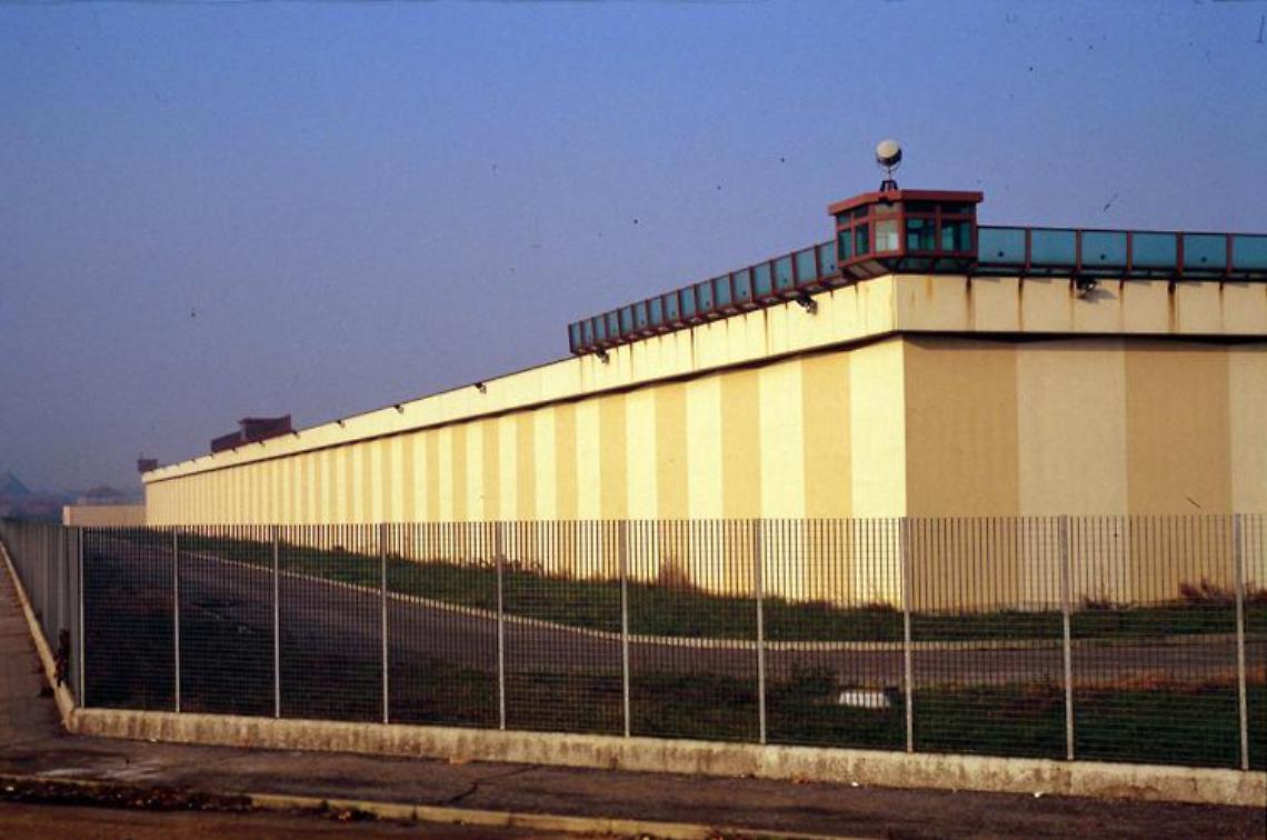 Detenuti appiccano fuoco in carcere, 80 evacuati