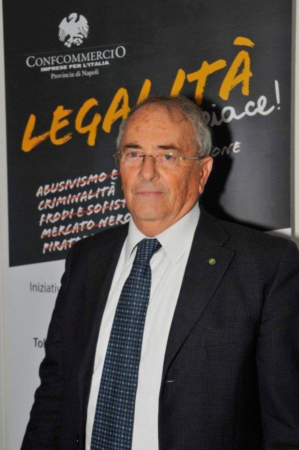 Napoli, Russo: contro abusivismo e contraffazione serve un’azione capillare su tutto il territorio