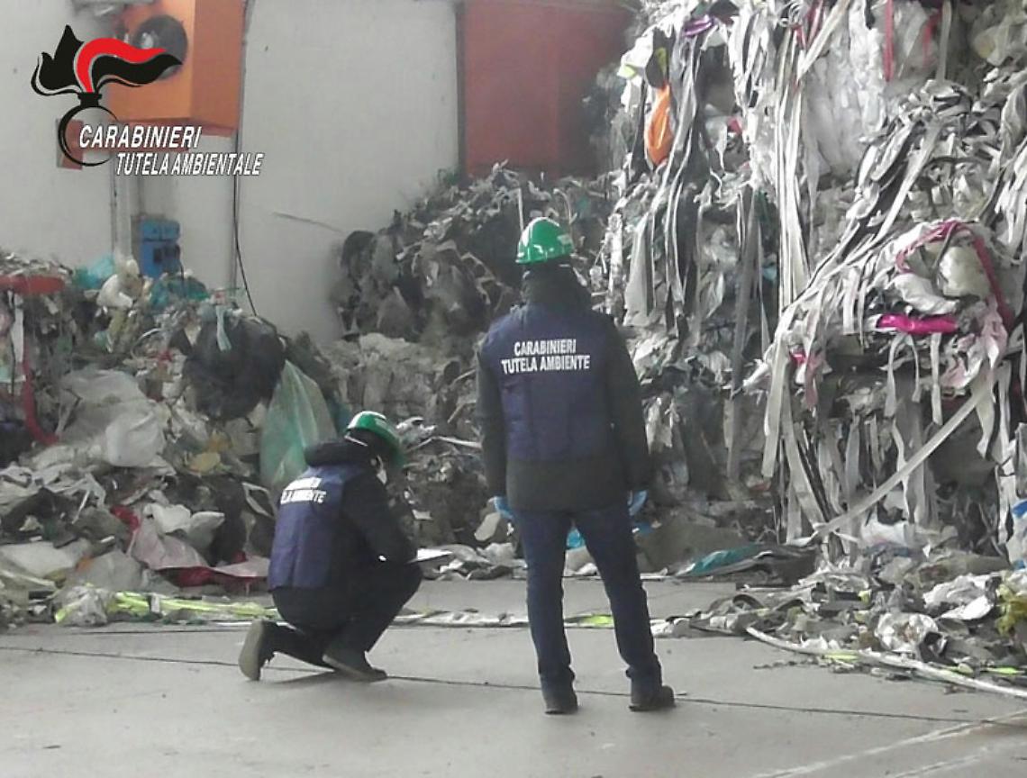 Rifiuti illeciti, Napoli e Avellino leader