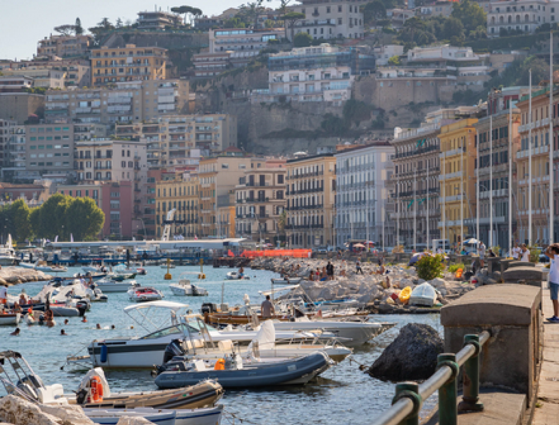 Il mare di via Partenope verso la balneabilità