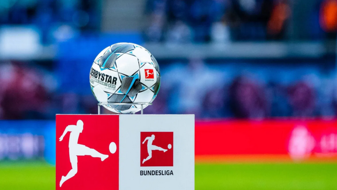 Bundesliga, via libera al ritorno dei tifosi negli stadi: accordo con i club, le misure 