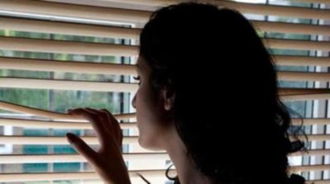 Perseguita la moglie per mesi: stalker in manette